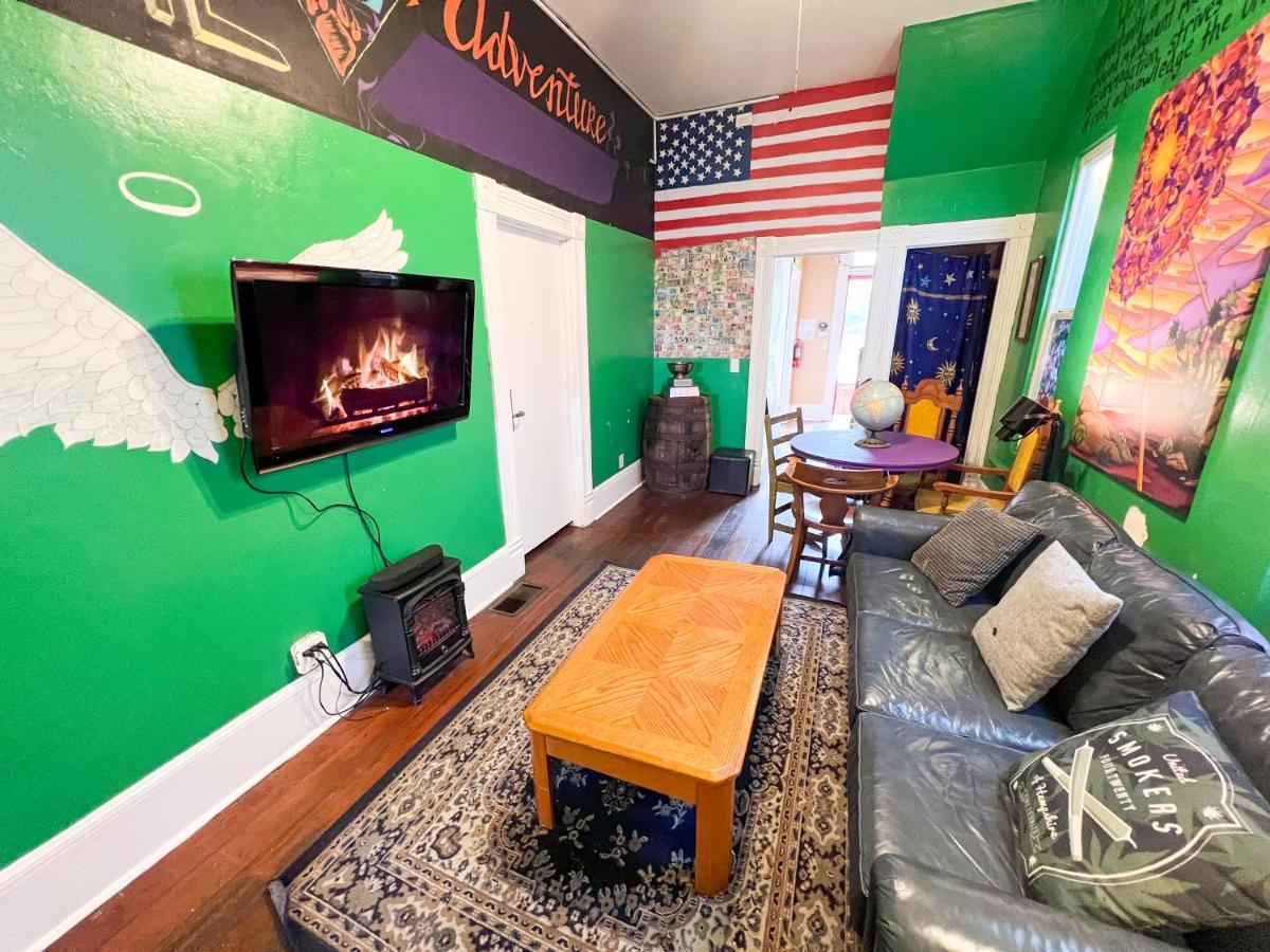 Ith San Diego Adventure Hostel (Adults Only) Exterior photo