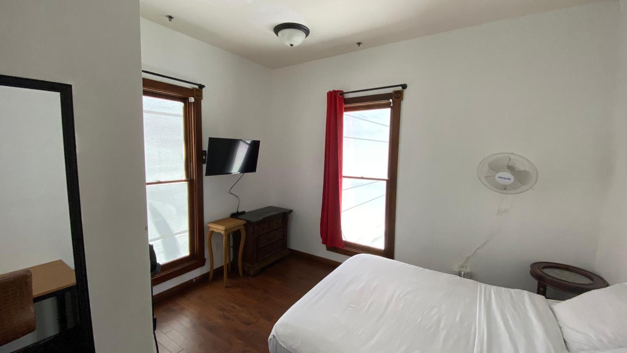 Ith San Diego Adventure Hostel (Adults Only) Exterior photo